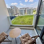 Apartment 616 Sunnyvibes